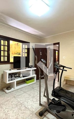 Casa à venda com 220m², 4 quartos e 2 vagas Casa à venda com 220m², 4 quartos e 2 vagasSala 2