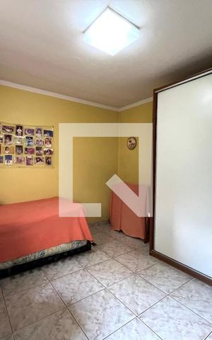 Casa à venda com 220m², 4 quartos e 2 vagas Casa à venda com 220m², 4 quartos e 2 vagasQuarto de Serviço