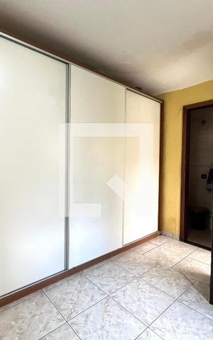 Casa à venda com 220m², 4 quartos e 2 vagas Casa à venda com 220m², 4 quartos e 2 vagasQuarto de Serviço
