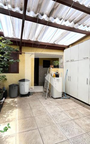 Casa à venda com 220m², 4 quartos e 2 vagas Casa à venda com 220m², 4 quartos e 2 vagasQuintal