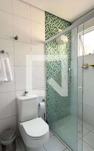 Casa à venda com 220m², 4 quartos e 2 vagas Casa à venda com 220m², 4 quartos e 2 vagasBanheiro da Suíte 2