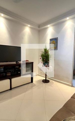 Casa à venda com 220m², 4 quartos e 2 vagas Casa à venda com 220m², 4 quartos e 2 vagasSala 1