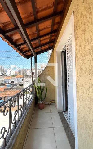 Casa à venda com 220m², 4 quartos e 2 vagas Casa à venda com 220m², 4 quartos e 2 vagasVaranda da Suíte 1