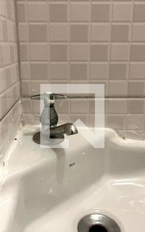 Casa de condomínio à venda com 150m², 6 quartos e 1 vaga Casa de condomínio à venda com 150m², 6 quartos e 1 vagaBanheiro ap 4