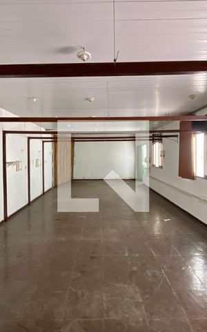 Casa à venda com 220m², 3 quartos e sem vaga Casa à venda com 220m², 3 quartos e sem vagaSala 3