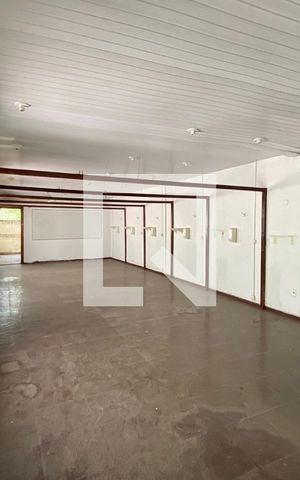 Casa à venda com 220m², 3 quartos e sem vaga Casa à venda com 220m², 3 quartos e sem vagaSala 3