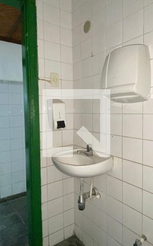 Casa à venda com 220m², 3 quartos e sem vaga Casa à venda com 220m², 3 quartos e sem vagaBanheiro 1