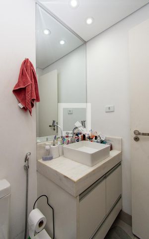 Apartamento à venda com 64m², 2 quartos e 1 vaga Apartamento à venda com 64m², 2 quartos e 1 vagaBanheiro
