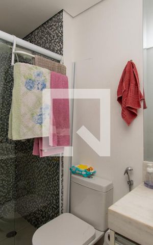 Apartamento à venda com 64m², 2 quartos e 1 vaga Apartamento à venda com 64m², 2 quartos e 1 vagaBanheiro