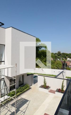 Casa de condomínio à venda com 350m², 4 quartos e 4 vagasVaranda da Suíte 1