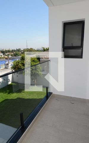 Casa de condomínio à venda com 350m², 4 quartos e 4 vagasVaranda da Suíte 3