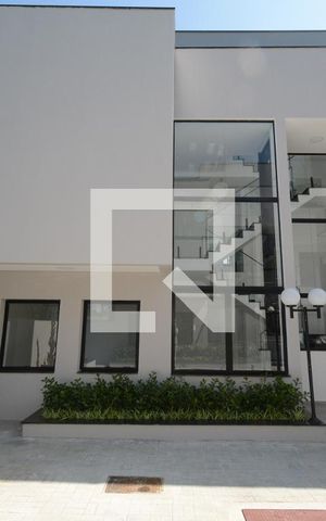 Casa de condomínio à venda com 350m², 4 quartos e 4 vagasFachada
