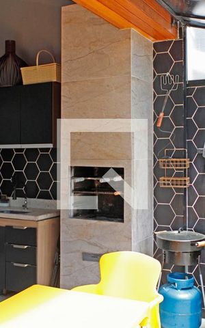 Casa de condomínio para alugar com 112m², 3 quartos e 3 vagasChurrasqueira