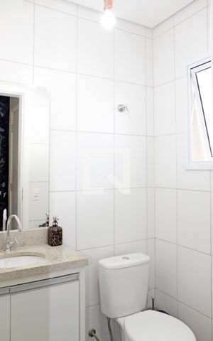 Casa de condomínio para alugar com 112m², 3 quartos e 3 vagasLavabo