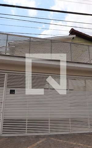 Casa à venda com 300m², 3 quartos e 2 vagasFachada