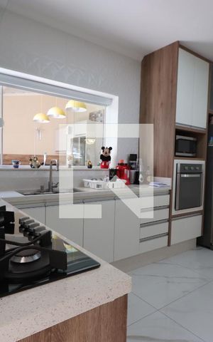 Casa à venda com 300m², 3 quartos e 2 vagasCozinha