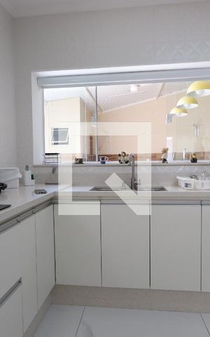 Casa à venda com 300m², 3 quartos e 2 vagasCozinha