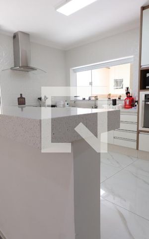 Casa à venda com 300m², 3 quartos e 2 vagasCozinha
