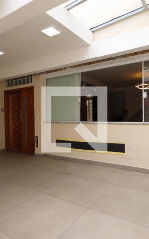 Casa à venda com 300m², 3 quartos e 2 vagasGaragem