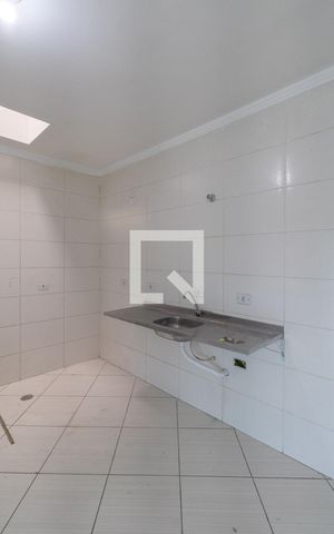 Apartamento para alugar com 65m², 2 quartos e sem vaga Apartamento para alugar com 65m², 2 quartos e sem vagaCozinha e Área de Serviço