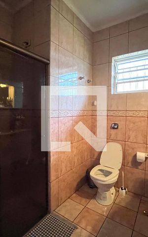 Casa à venda com 163m², 3 quartos e 2 vagasBanheiro