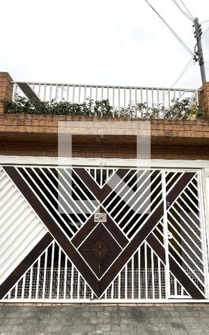 Casa à venda com 163m², 3 quartos e 2 vagasFachada