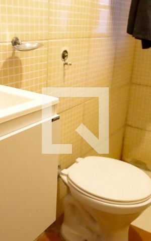 Casa à venda com 171m², 2 quartos e 2 vagas Casa à venda com 171m², 2 quartos e 2 vagasBanheiro