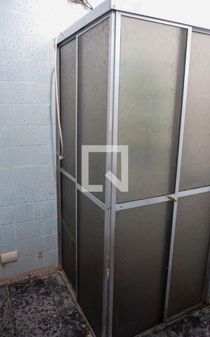 Casa à venda com 171m², 2 quartos e 2 vagas Casa à venda com 171m², 2 quartos e 2 vagasBanheiro 2