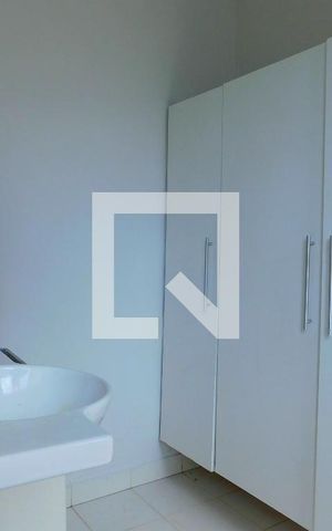 Casa de condomínio para alugar com 400m², 3 quartos e 4 vagasBanheiro 2