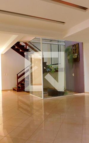 Casa de condomínio para alugar com 400m², 3 quartos e 4 vagasSala
