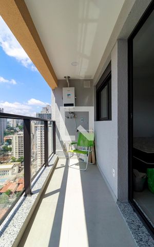 Studio para alugar com 27m², 1 quarto e sem vaga Studio para alugar com 27m², 1 quarto e sem vagaVaranda