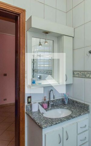 Casa à venda com 157m², 3 quartos e 6 vagas Casa à venda com 157m², 3 quartos e 6 vagasBanheiro da Suíte 2
