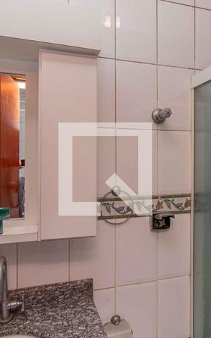 Casa à venda com 157m², 3 quartos e 6 vagas Casa à venda com 157m², 3 quartos e 6 vagasBanheiro da garagem