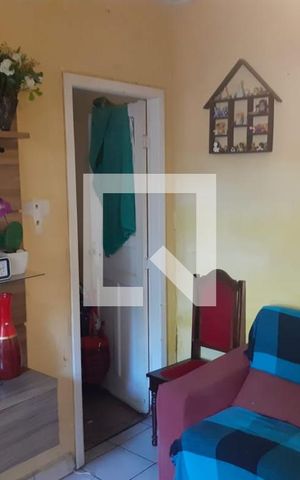 Casa à venda com 60m², 2 quartos e 1 vaga Casa à venda com 60m², 2 quartos e 1 vagaSala