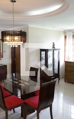 Casa de condomínio para alugar com 296m², 3 quartos e 2 vagasSala
