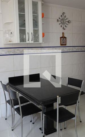 Casa de condomínio para alugar com 296m², 3 quartos e 2 vagasCozinha