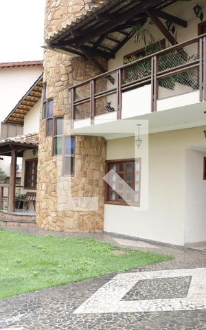 Casa de condomínio para alugar com 296m², 3 quartos e 2 vagasFachada