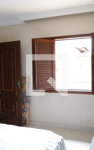 Casa de condomínio para alugar com 296m², 3 quartos e 2 vagasQuarto