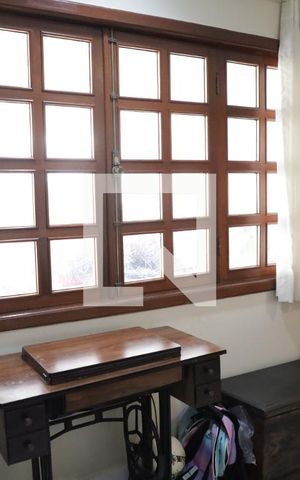 Casa de condomínio para alugar com 296m², 3 quartos e 2 vagasEscritório