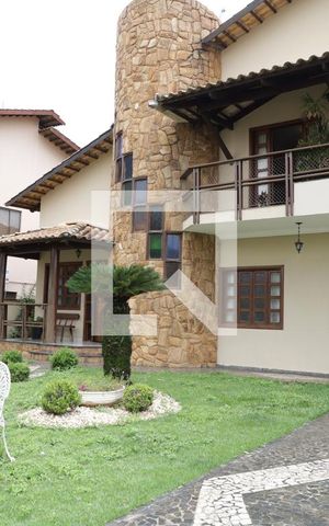 Casa de condomínio para alugar com 296m², 3 quartos e 2 vagasFachada
