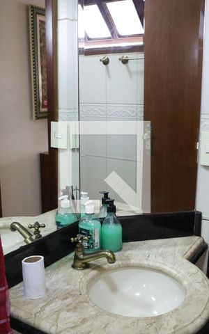 Casa de condomínio para alugar com 296m², 3 quartos e 2 vagasLavabo
