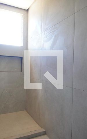 Casa de condomínio à venda com 128m², 3 quartos e 2 vagasBanheiro da Suíte