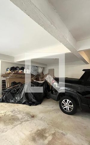 Casa à venda com 300m², 5 quartos e 3 vagas Casa à venda com 300m², 5 quartos e 3 vagasGaragem