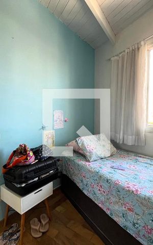 Casa à venda com 300m², 5 quartos e 3 vagas Casa à venda com 300m², 5 quartos e 3 vagasQuarto 2