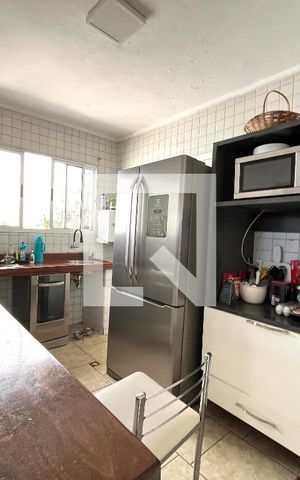 Casa à venda com 300m², 5 quartos e 3 vagas Casa à venda com 300m², 5 quartos e 3 vagasCozinha