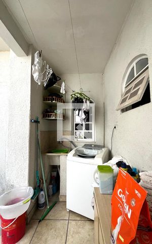 Casa à venda com 300m², 5 quartos e 3 vagas Casa à venda com 300m², 5 quartos e 3 vagasÁrea de Serviço
