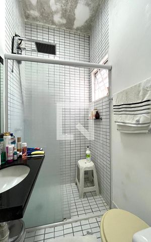 Casa à venda com 300m², 5 quartos e 3 vagas Casa à venda com 300m², 5 quartos e 3 vagasBanheiro Corredor