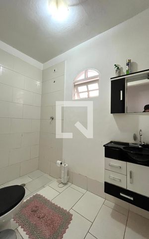 Casa à venda com 300m², 5 quartos e 3 vagas Casa à venda com 300m², 5 quartos e 3 vagasLavabo
