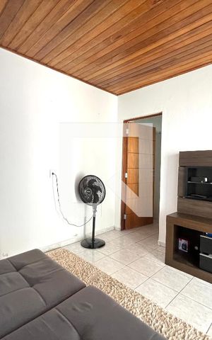 Casa à venda com 300m², 5 quartos e 3 vagas Casa à venda com 300m², 5 quartos e 3 vagasSala Edícula