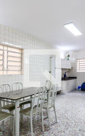 Casa para alugar com 170m², 3 quartos e 2 vagas Casa para alugar com 170m², 3 quartos e 2 vagasCozinha